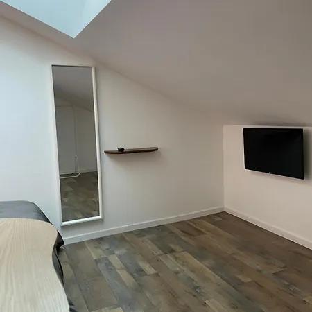 Jolie Maison En Centre Avec Climatisation Grand Lit Double Holiday home *